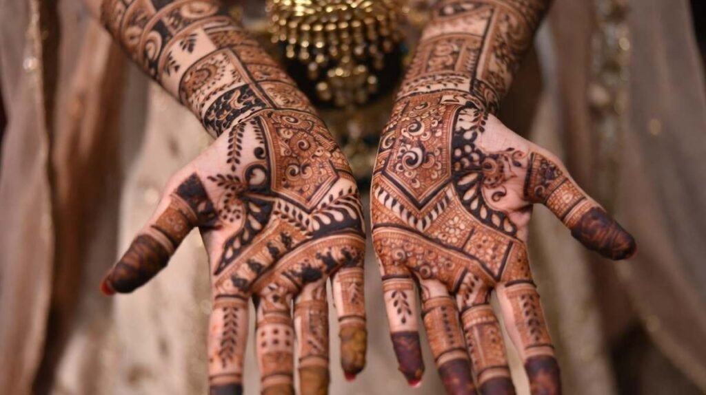 Why Many Mehndi Artists Still Love Tikki Designs